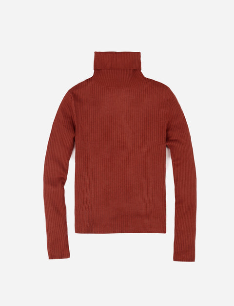 Sweater con cuello alto