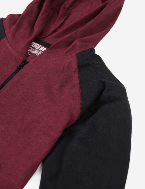 Campera deportiva con capucha