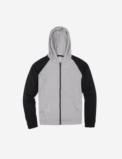 Campera deportiva con capucha