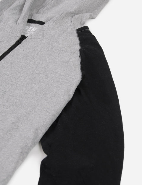 Campera deportiva con capucha